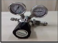 Single stage gas cylinder regulator with two gauges